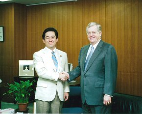 �V�[�t�@�[�����č���g�̕\�h�K����󂯂�ɓ���b�i�V���U���j