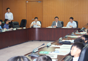 �q�ǂ����w�f�[�ŎQ���҂̎q�ǂ��B�Ƃ��b����N�c����b�i�W��23���j