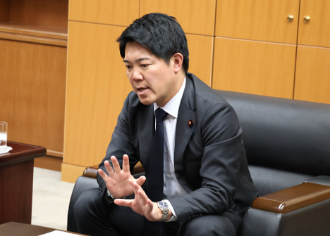 インタビューの様子